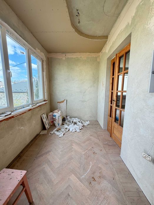 Просторий будинок 317 м² з ділянкою 12 соток у Дашаві