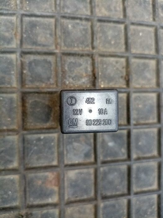 Реле 12V 16A GM 90229206