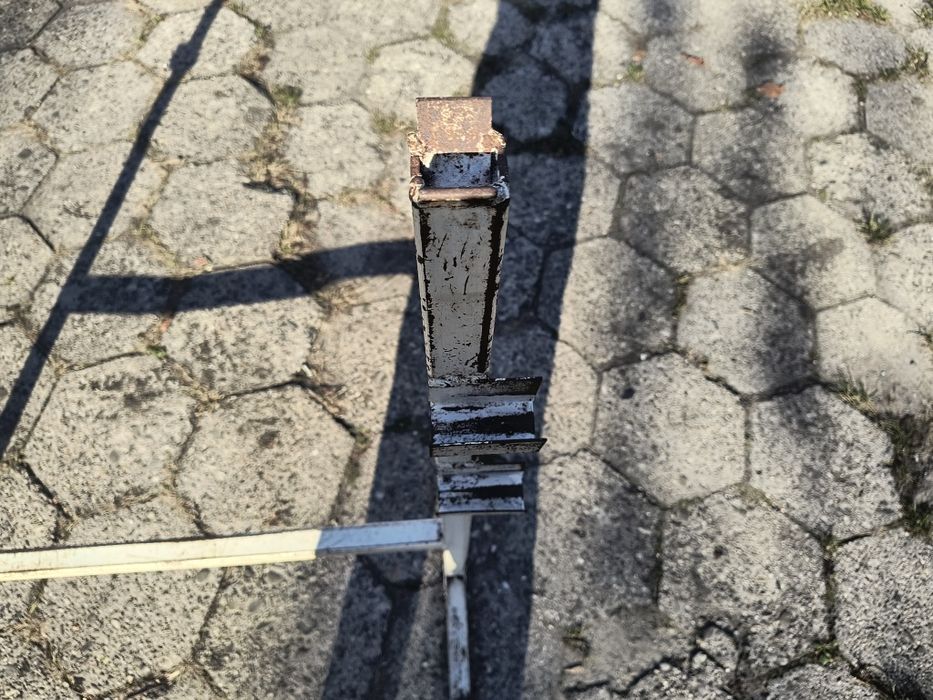 Stary stojak na hantle