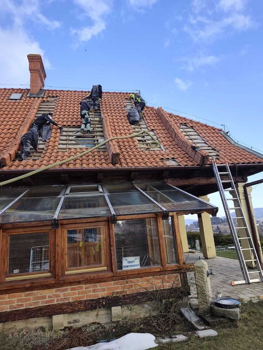 [System Term] Naprawa izolacji dachu po KUNACH, docieplanie celulozą, termowizja, likwidacja mostków termicznych, kosztorys do ubezpieczeń