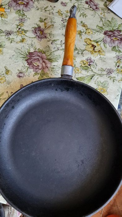 Чавунна сковорода