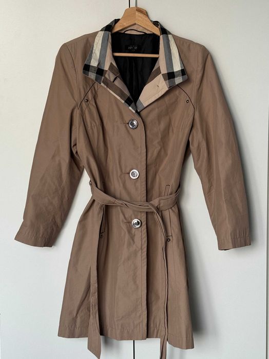 Karmelowy trencz klasyk na każdą okazję rozmiar M