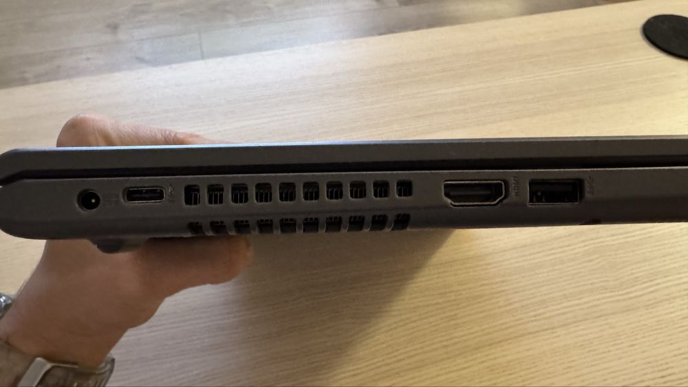Laptop notebook ASUS 15 cali (X515E) 16GB  Win 11 + Office Idealny! Torba Gratis!