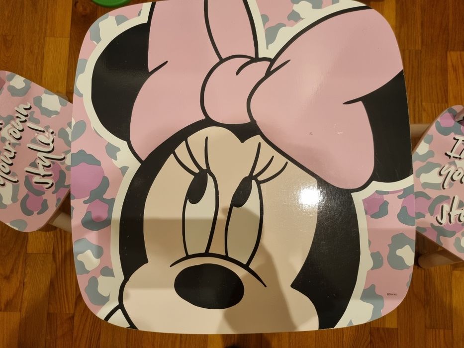 Mesa Minnie e 2 cadeiras