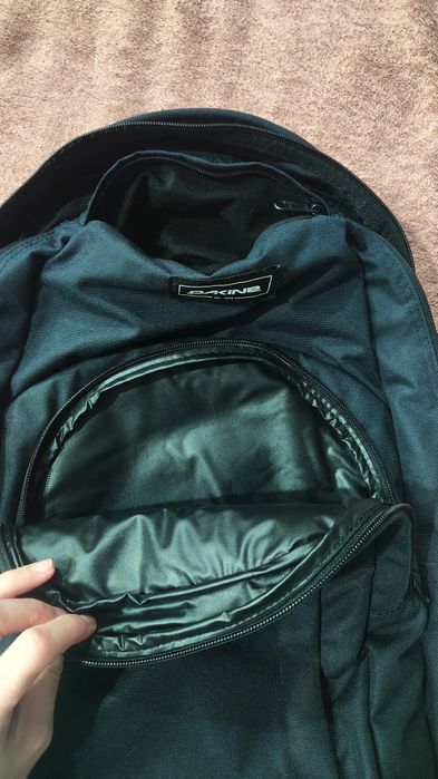 Продам б/в чоловічий темно-синій рюкзак Dakine