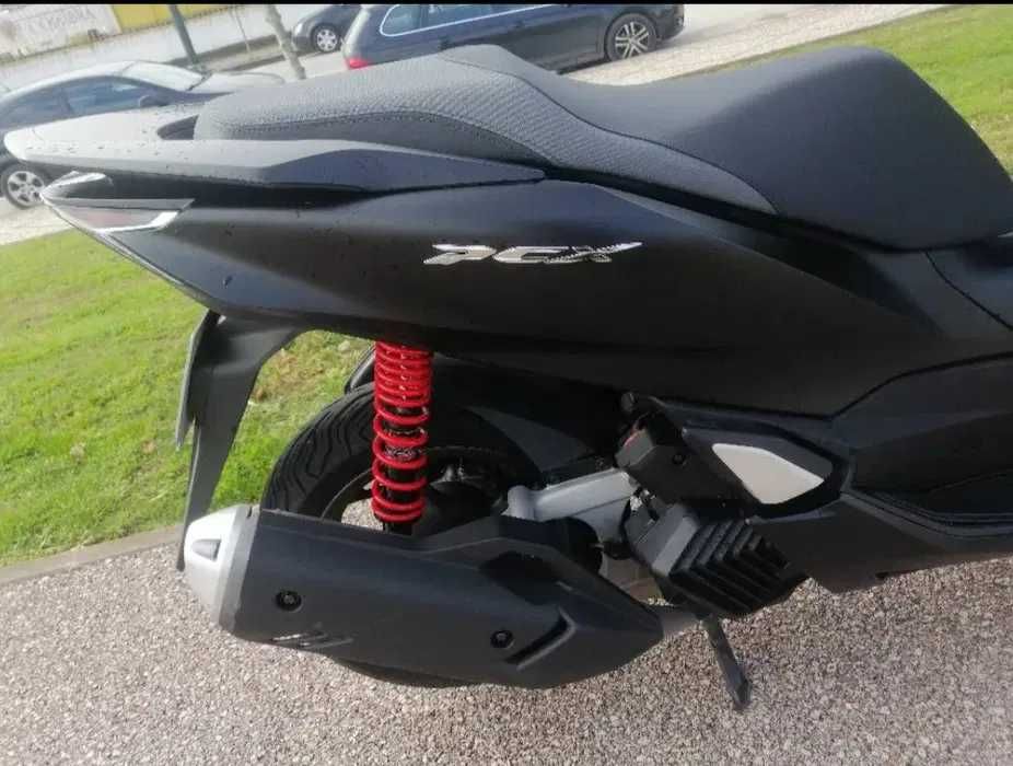Honda PCX 125 de 2022 Impecável