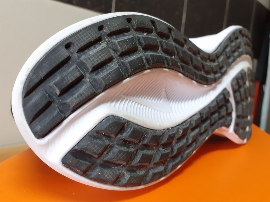 Ténis da Nike (n°40) praticamente novos com caixa