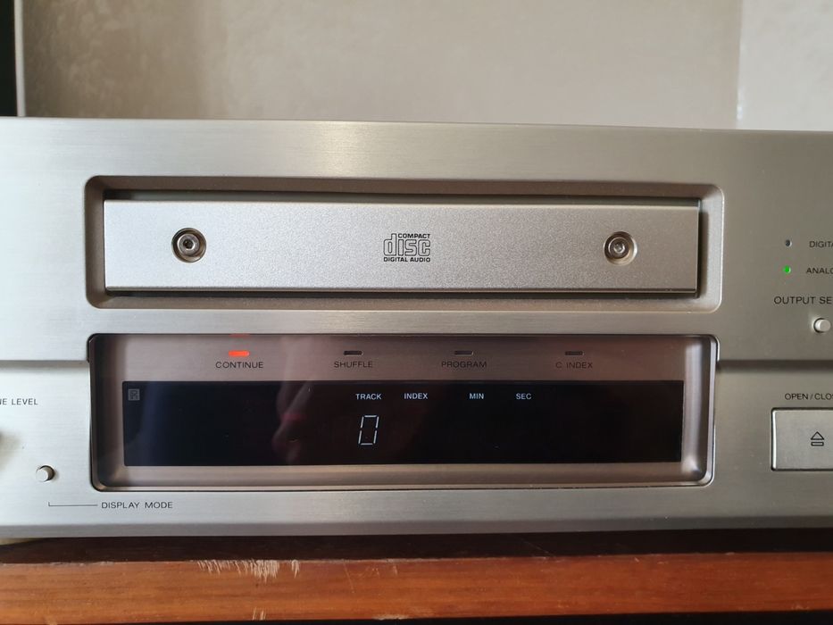 Odtwarzacz Sony CDP X777ES.