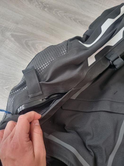 Nowa kurtka BMW Enduro Guard roz. 56 XL męska.
Wodoodporna wyposaż