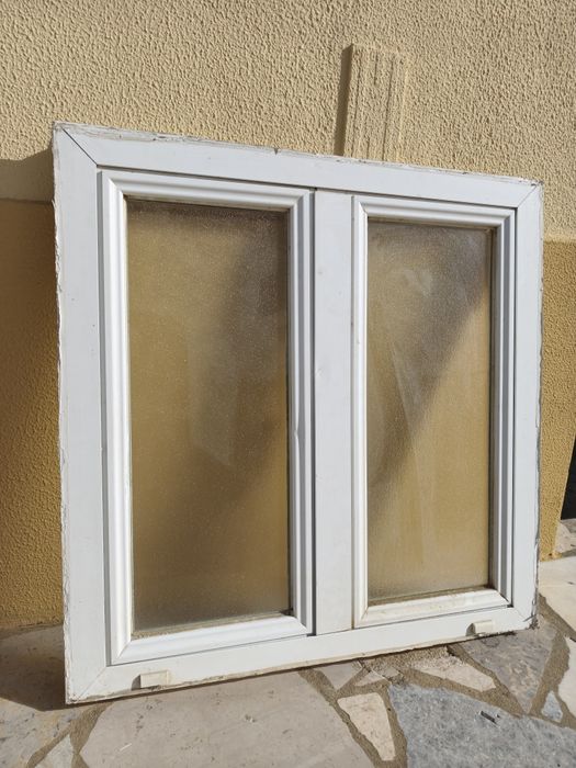 Janela 80x80 vidro fosco / martelado