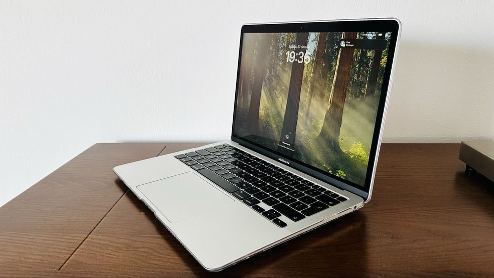 Macbook air M1 (conservado)