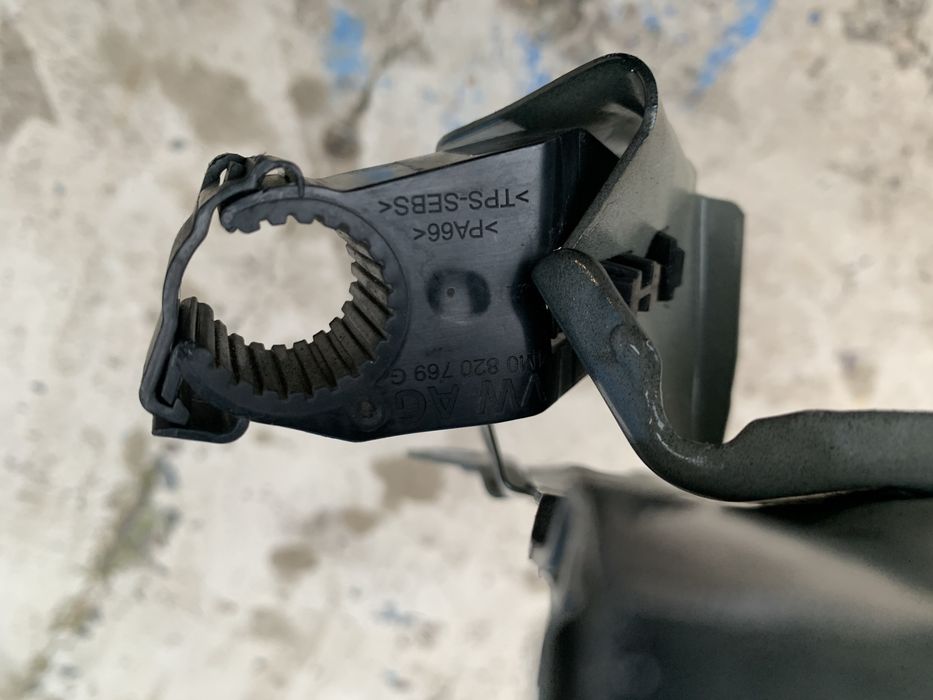 Кронштейн фари Audi Q7 2016-2020 крепление бампера ауді ку7 крило