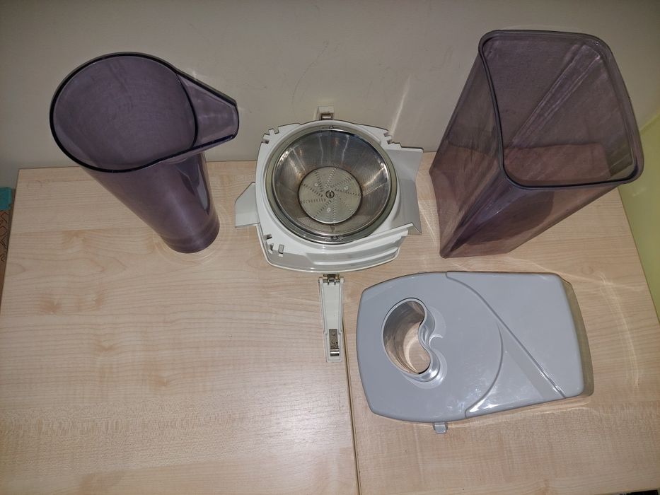 Соковитискач(соковыжималка) відцентровий  до кухонного комбайну "Мрія"