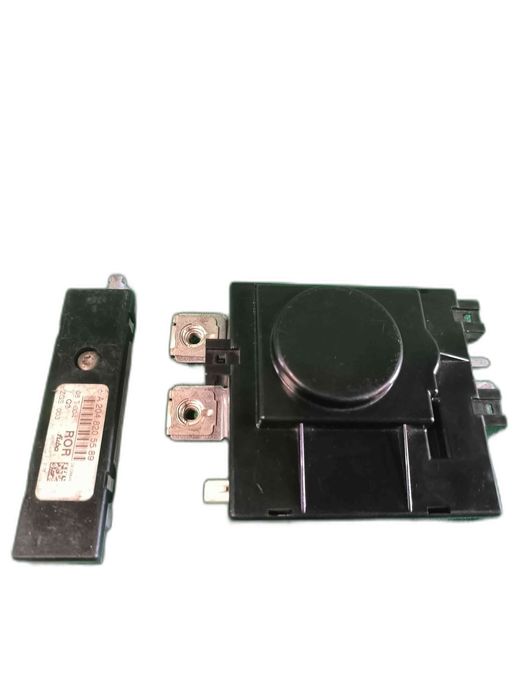 Amplificador de Antena MERCEDES-BENZ C-CLASS C 200 CDI (204.001) (100 kW / 136 cv) [11.2009 - 03.2014] A2048702789 (OEM) | A2048205589 (OEM)