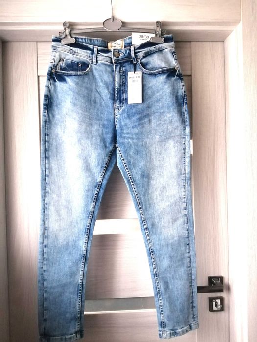 HOT! Nowe męskie CROPP JEANS Carrot W28/L30