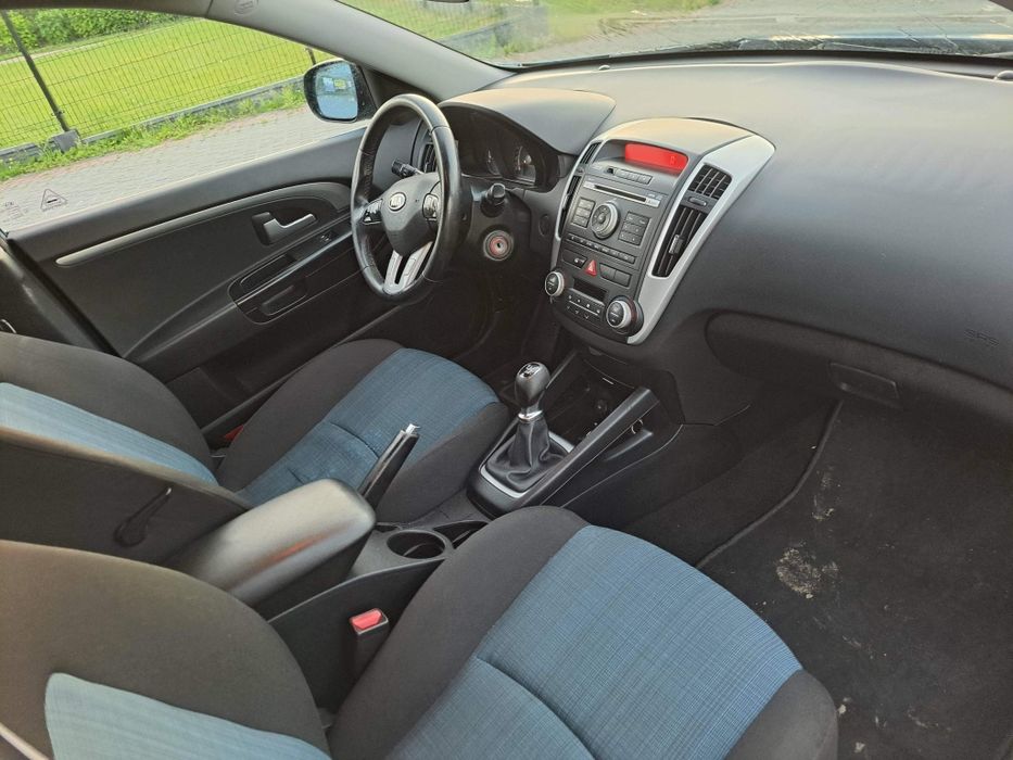 Kia ceed 2009R 1.6crdi