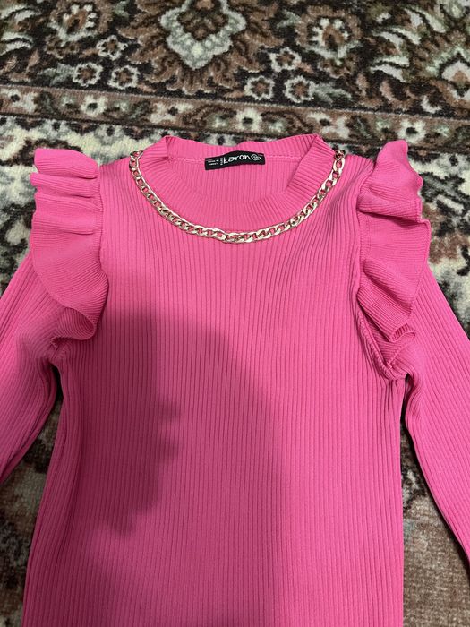 Кофта рожева з рюшами