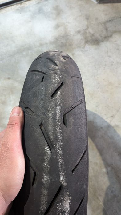 Pneus enduro e estrada