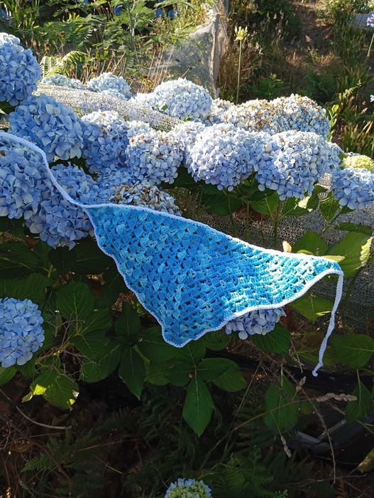 Bandana de crochet feito à mão