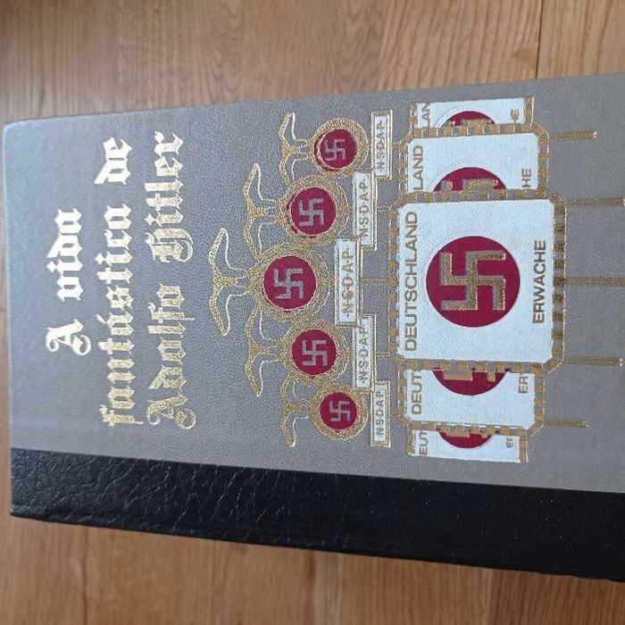 vendo 4 livros A vida fantástica de Adolfo Hitler