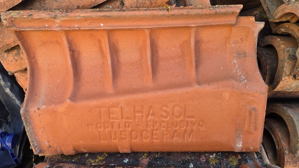 Telha sol lusoceram excluvivo e telha coelho da Silva Juncal