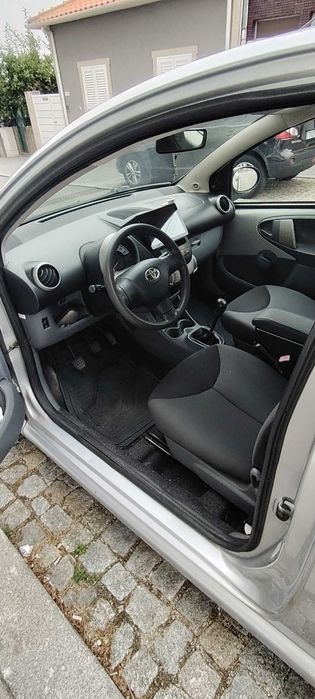 Toyota Aygo impecável