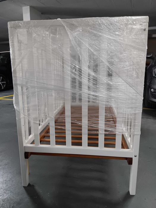Berço Branco em muito bom estado!