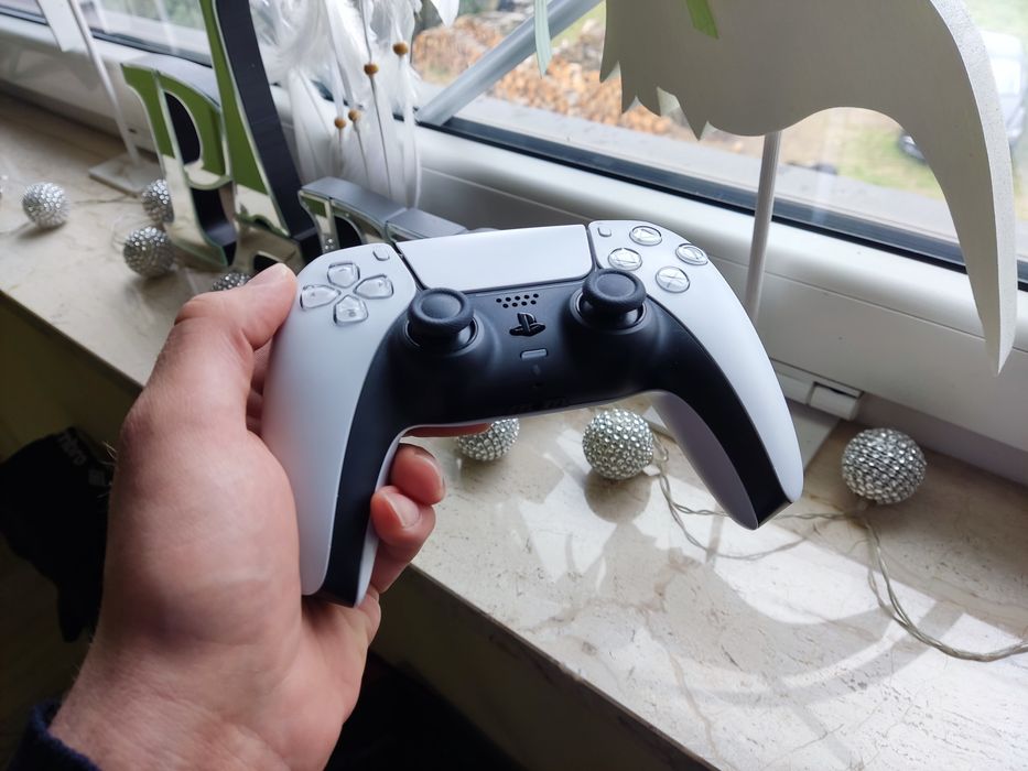 Sony PS5 1TB GWARANCJA komplet Gry EA FC 25 Fortnite Gran Turismo Resi