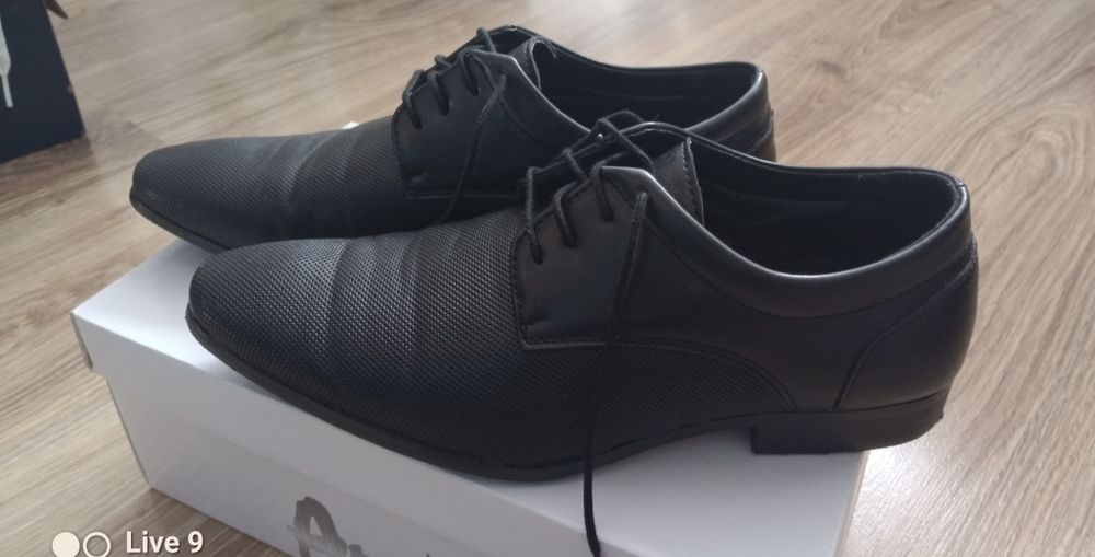Eleganckie czarne buty rozm.35
