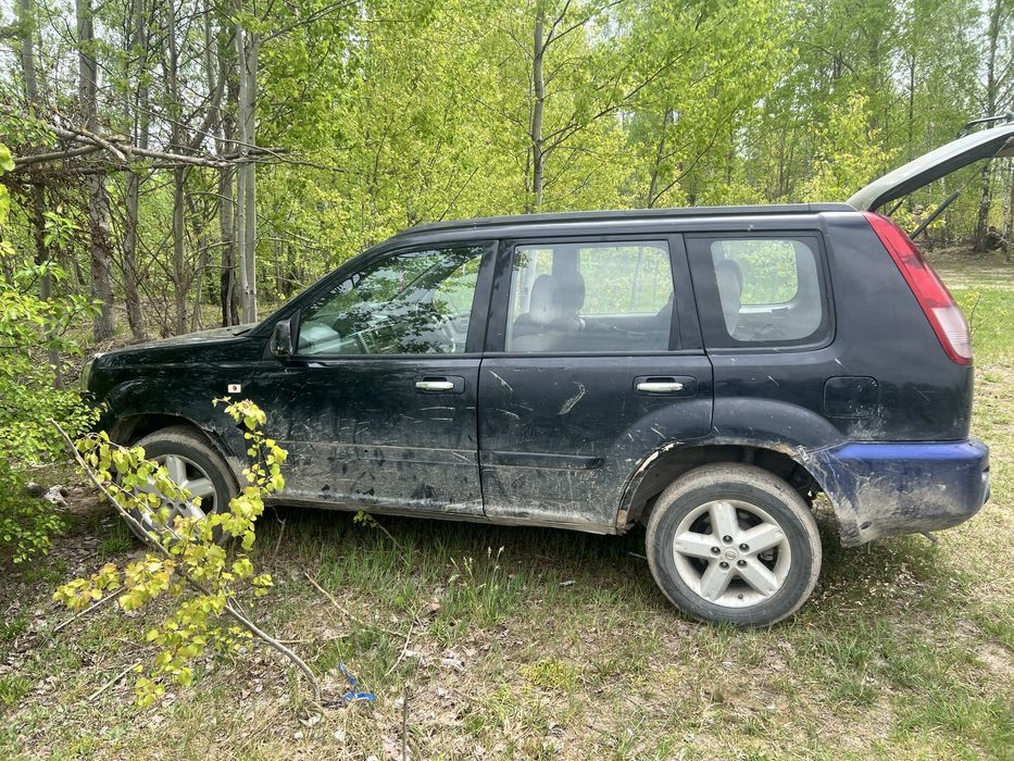 Продам нісан т30 2.2 дихель запускається і їде