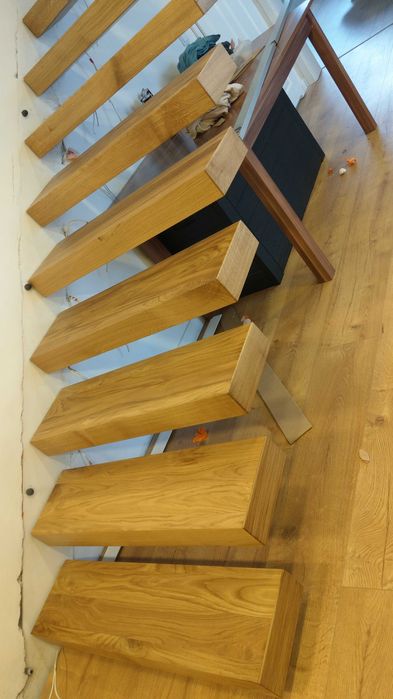 Stopnie dębowe Schody Półkowe Wspornikowe na konstrukcje