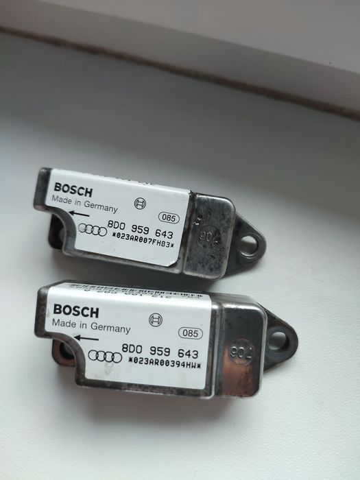 Czujnik sensor Bosch uderzeniowe Airbag passat b5 audi a4 b5