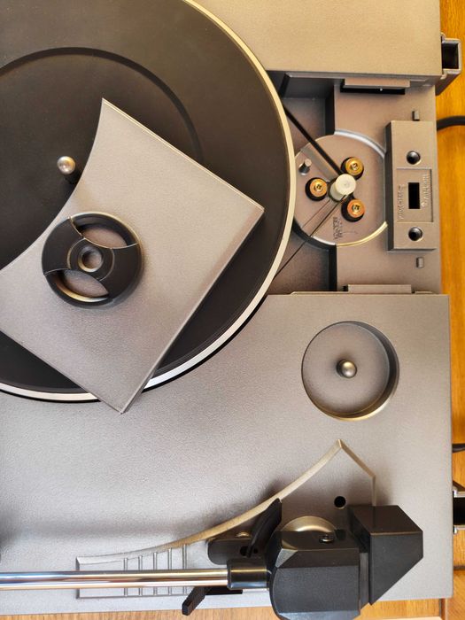 Sony PS-J20 Turntable with Built-in Pre-amplifier – Excellent Condition64284409973507123