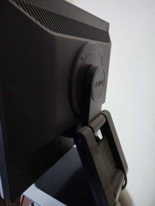 Монитор 17" BenQ FP72G+D. Б/У. Хороший. Повреждена верхняя рамка.