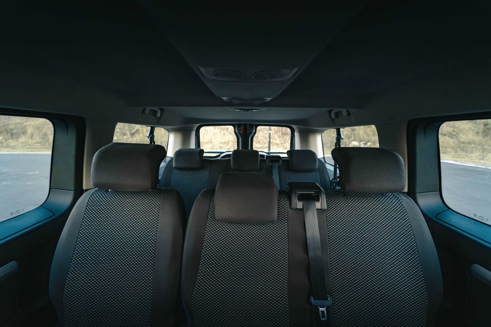 Wynajem busa Toyota PROACE Verso Long wypożyczalnia samochodów