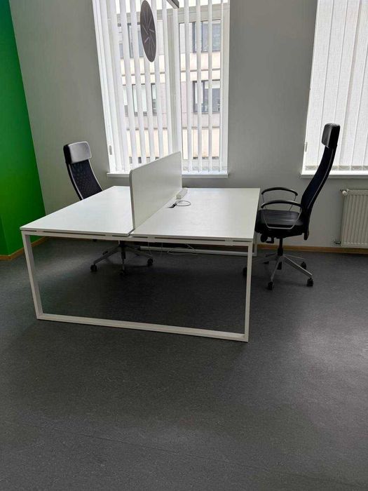 Офисная мебель шкафы столы