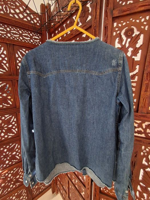 Blusão de ganga da Mango e blusa de ganga da Zara como novos.
