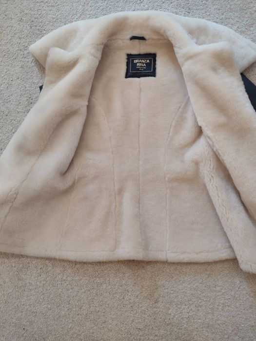 Женская дублёнка.