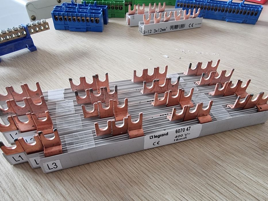 Szyna łączeniowa legrand 3 fazowa 6070/47 400V 16mm