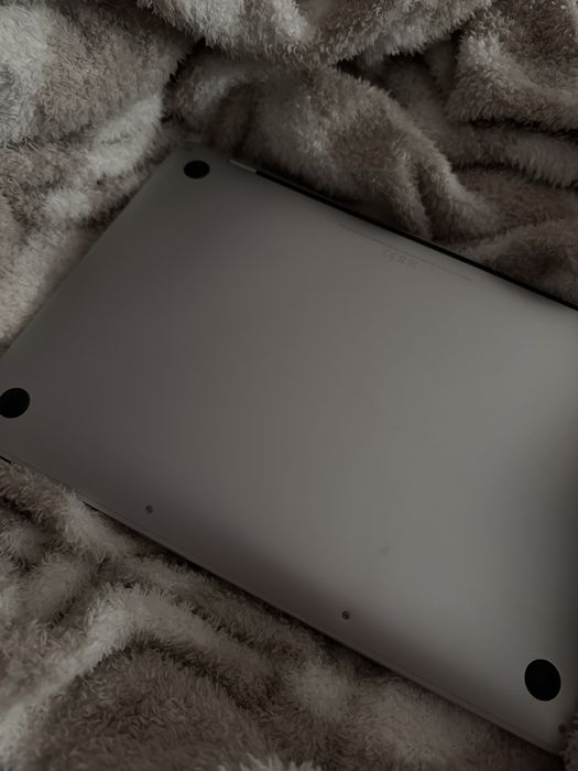 MacBook Pro 13-inch (2020, Intel) - wersja z Touch Barem