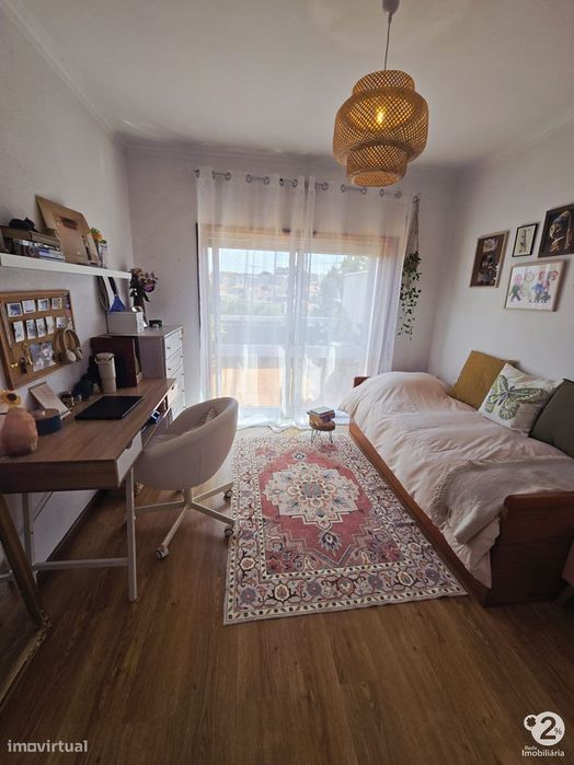 Apartamento T2 com terraço em Santa Marinha ( Vila Nova de Gaia )