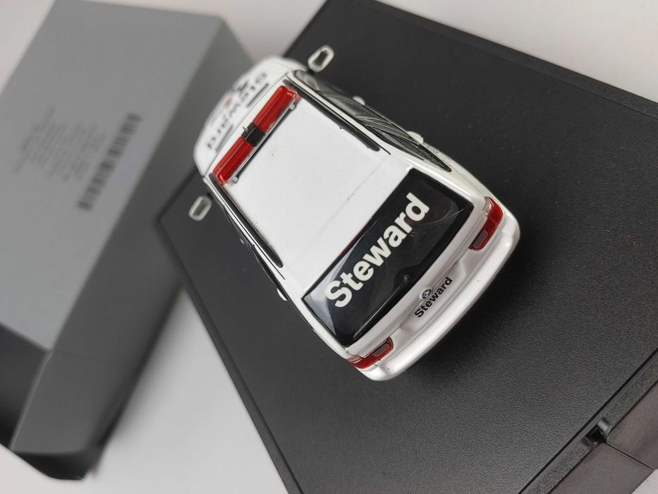 1:43 BMW X5 4.4i (E53) Steward Car MotoGP 2003 Minichamps