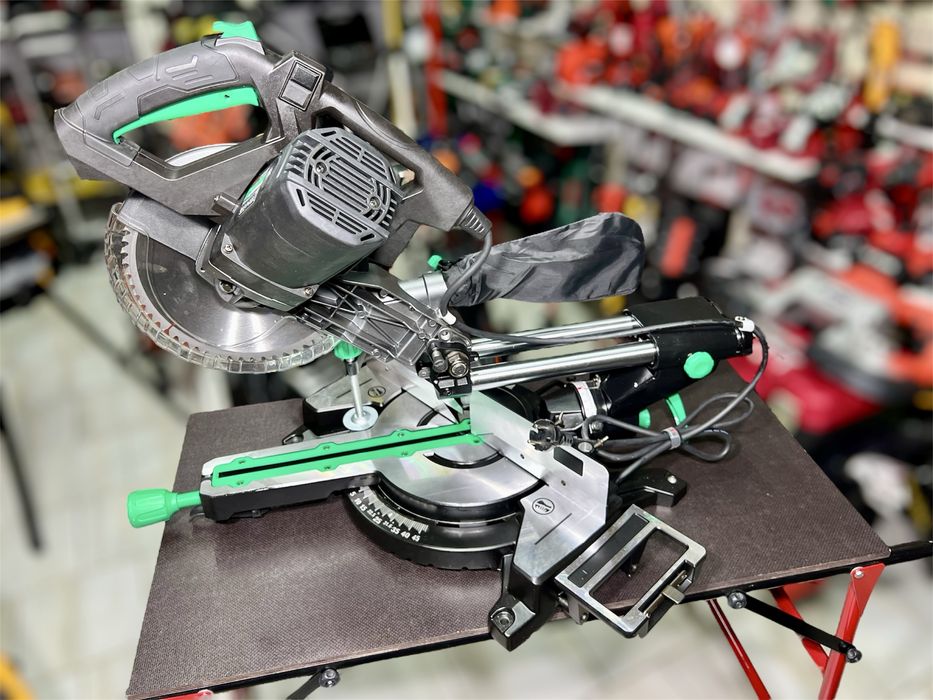 Пила торцовочная Торцовка DWT KGSP18-255 P Наклон в обе стороны