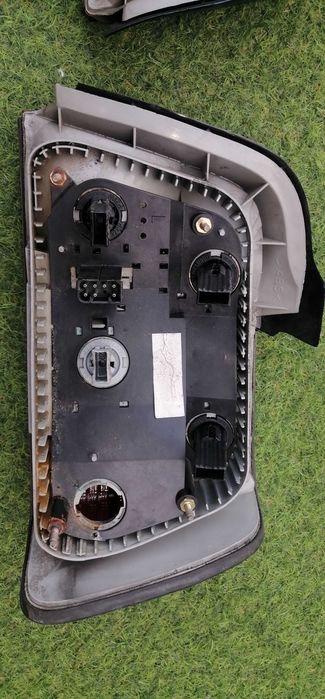 2 FAROLINS TRASEIROS BMW E36 usados sedan touring