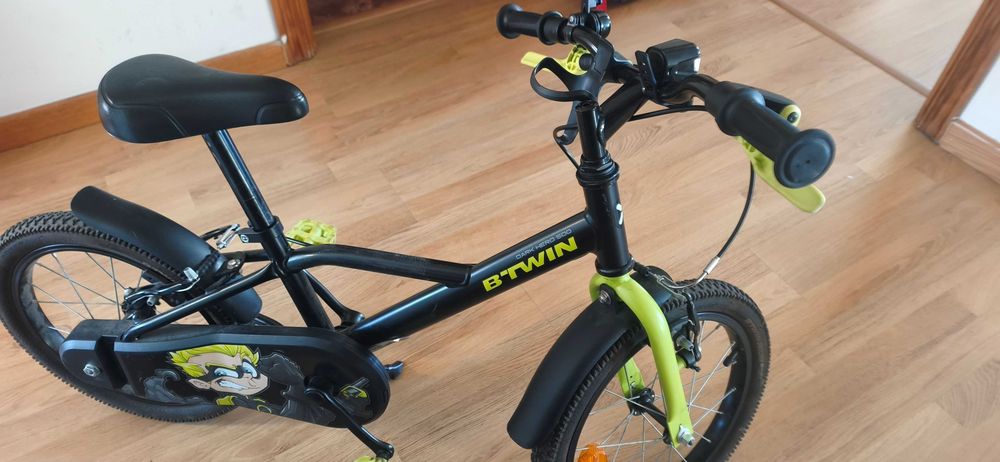 Bicicleta 4 a 6 anos como nova.