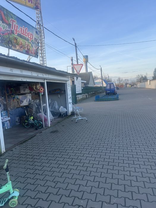 Торгове приміщення Краснодонців 145 кв. з окремим заіздом 24/7