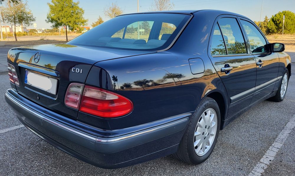 Mercedes-Benz E220 CDi Elegance W210 143cv — photo 3