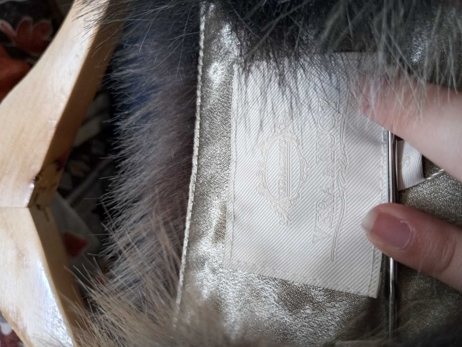 Casaco de pelo Vera&Lucy preto e laranja