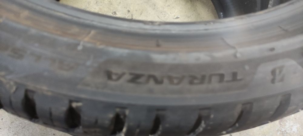 Pneus 215/40/18 Bridgestone semi novos