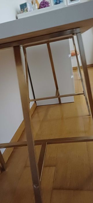 Secretária para adulto ou jovem como nova.